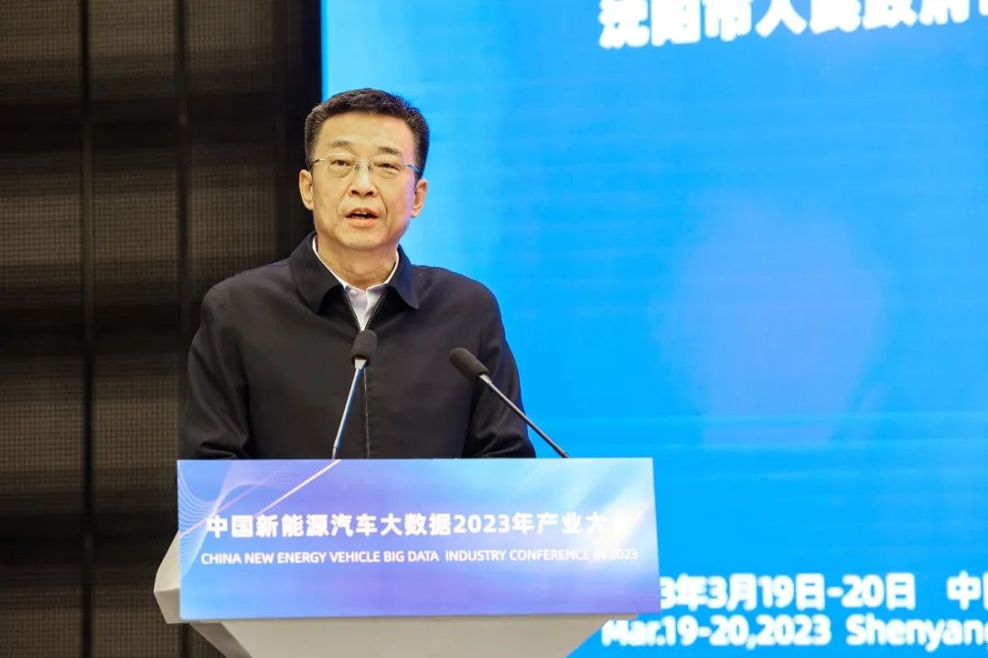 （吕志成）